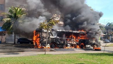 Manhã de protesto tem ônibus incendiados na Ilha do Governador | Imagem reprodução redes sociais