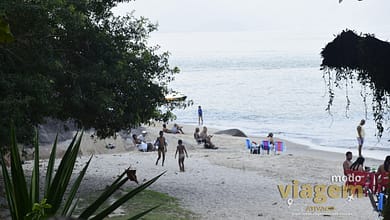 Praia bonita e tranquila, é conhecida por ser um ótimo lugar para repousar e tomar um belo banho de mar | Foto: Rogério Silva