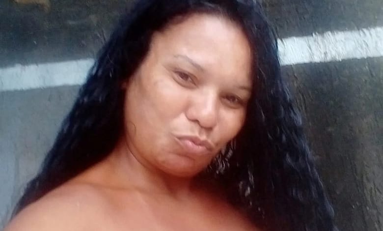 Patrícia Cristina Barbosa, de 47 anos, morreu nesta quinta-feira (11) depois de ser esfaqueada durante uma briga em Santa Cruz, Zona Oeste do Rio